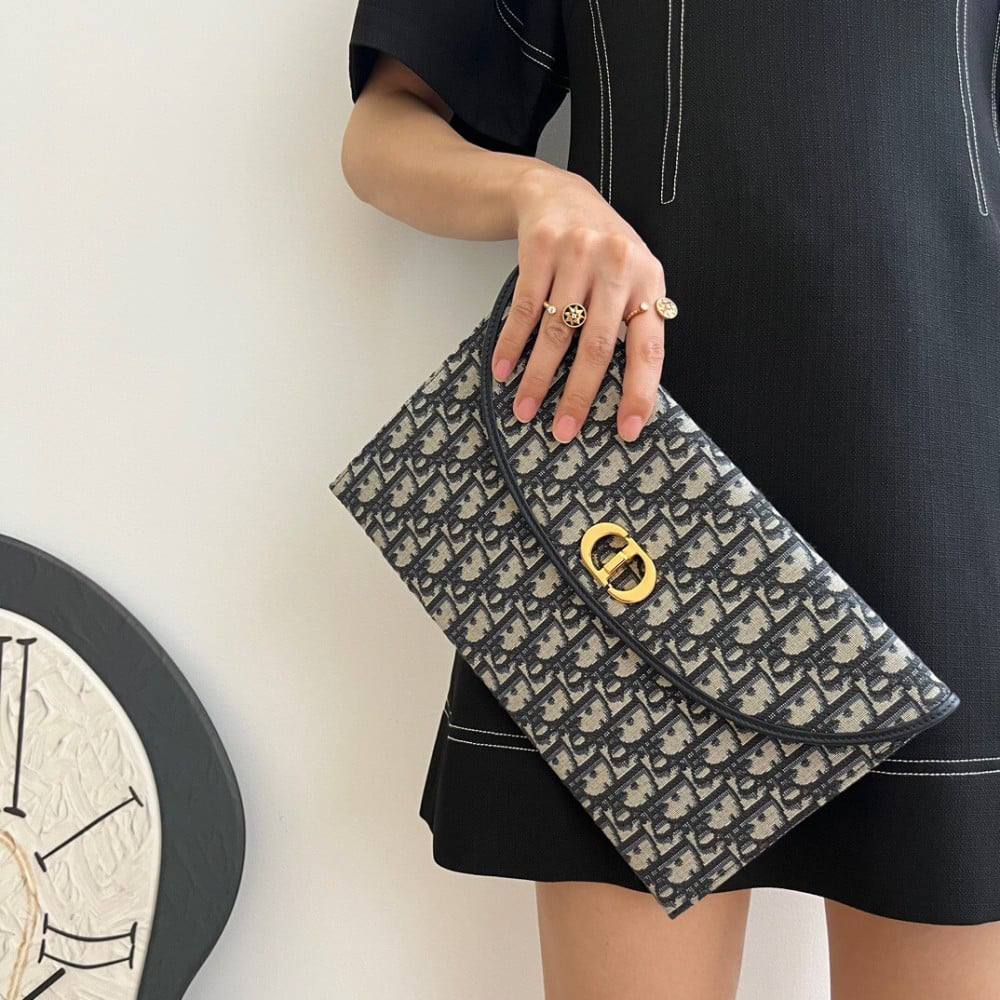 Medium Dior Caro Daily Pouch