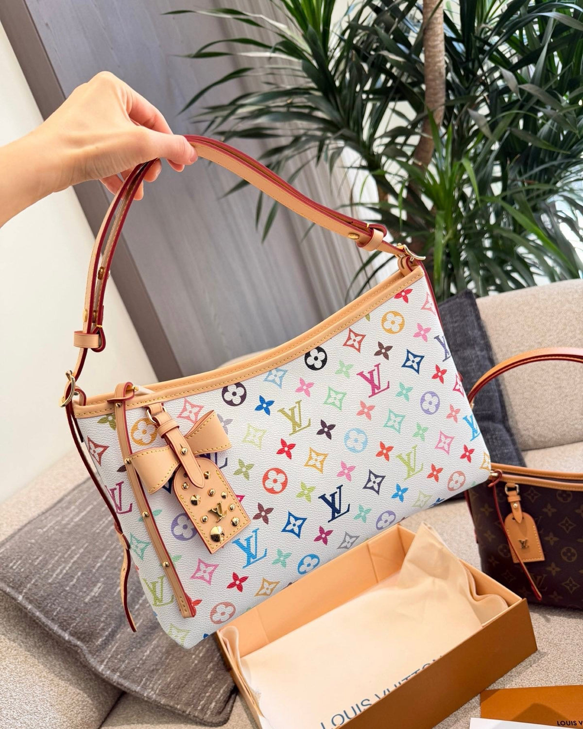 LOUIS VUITTON CARRYALL EAST WEST BAG