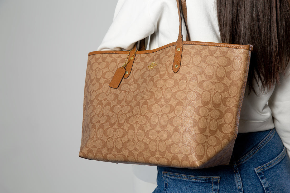 Reversible City Tote Handbag In Camel