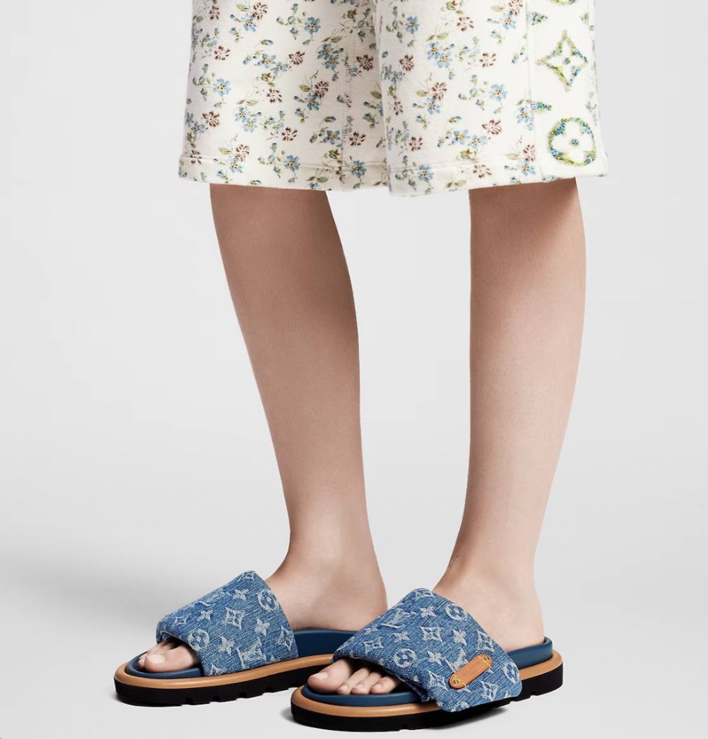 LV Mule bassa Pool Pillow1