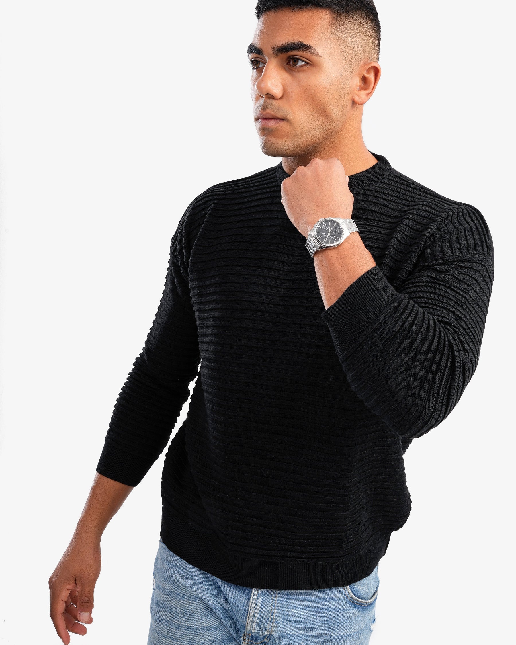 Men’s Crew Neck Ripped Pullover In Black