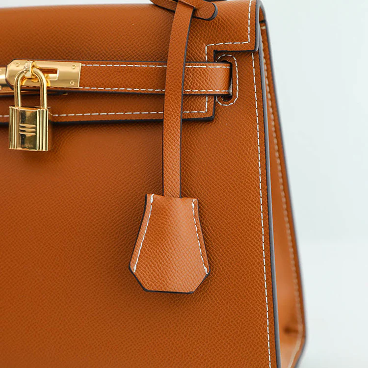 Hermes Kelly Handbag In Camel