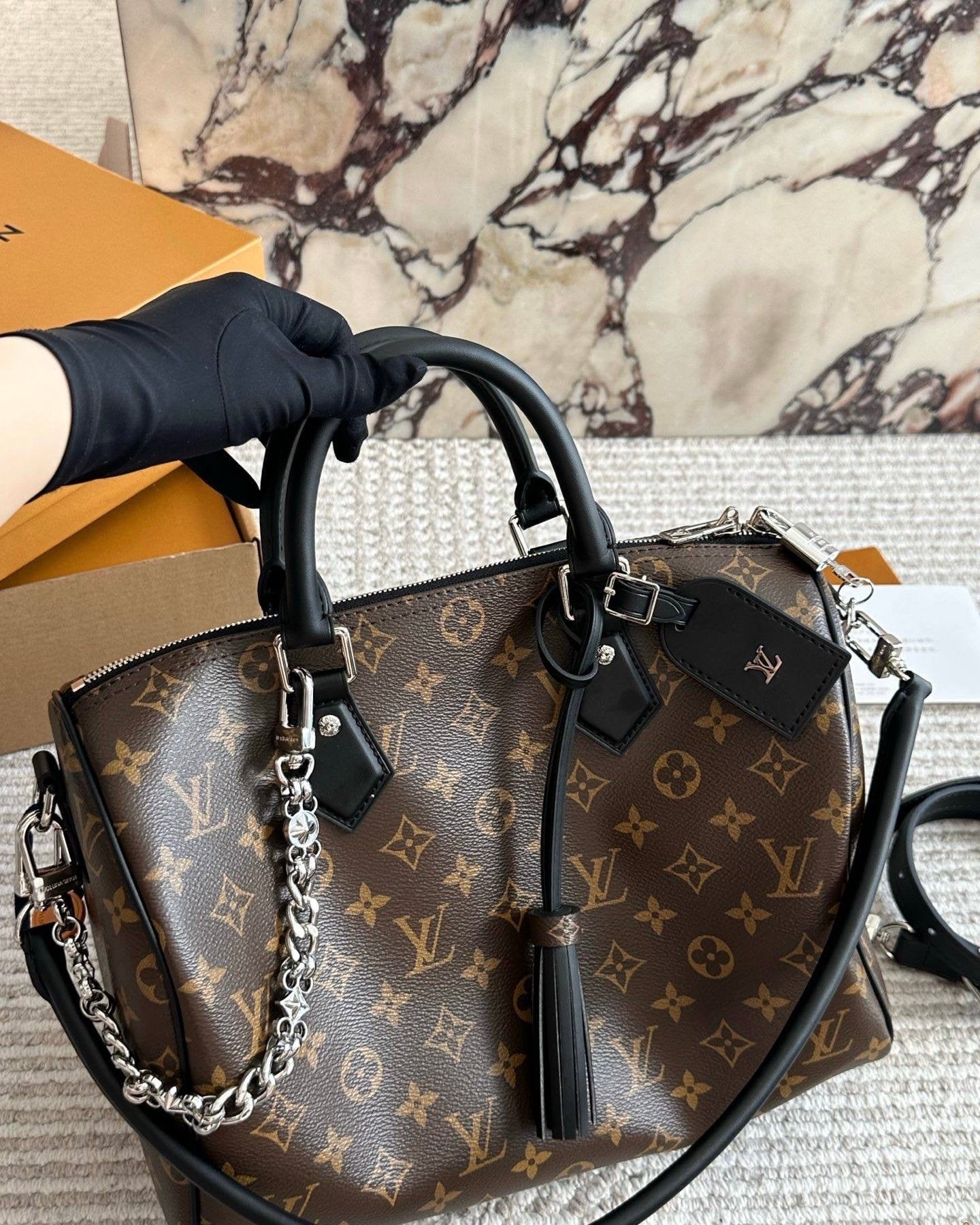 Louis Vuitton Speedy Soft 30 Dark