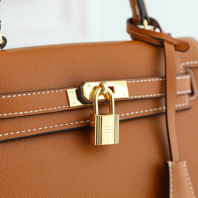 Hermes Kelly Handbag In Camel