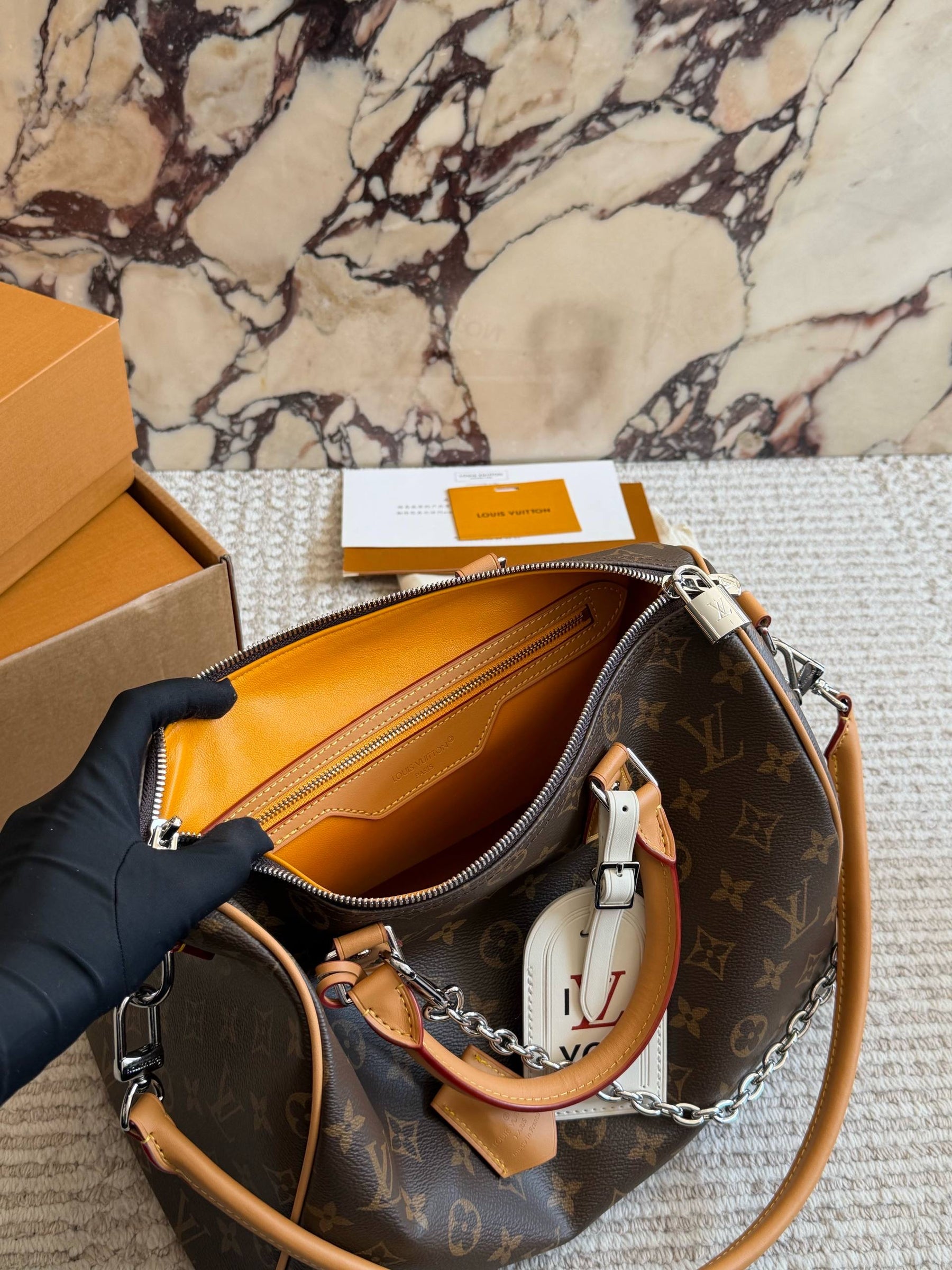 Louis Vuitton 57th Street NYC Speedy Bandoulière 30