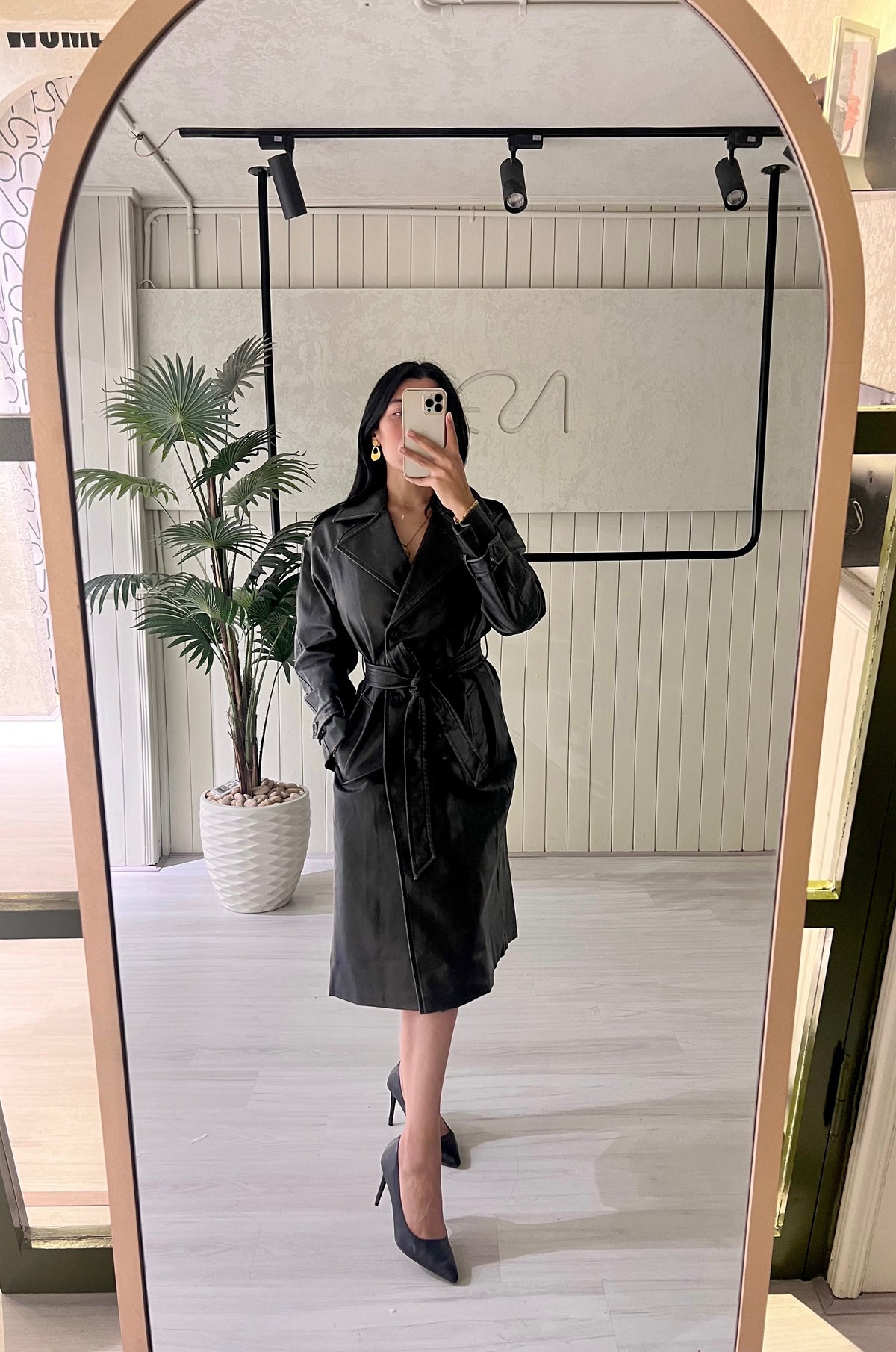 Women's Water Repellent Leather Belted Trench Coat In Black