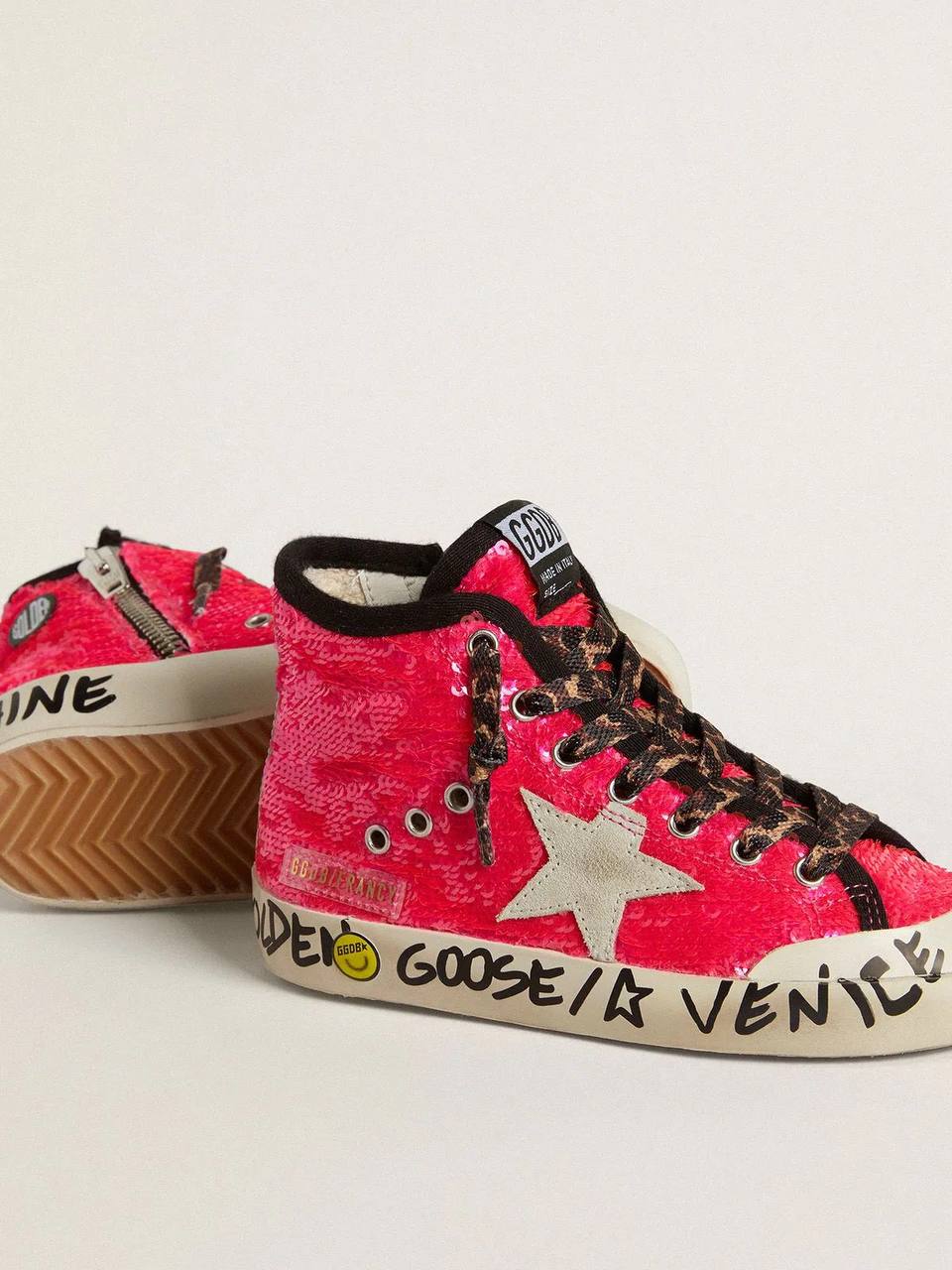 Junior Francy in sequins with ice-gray suede star and animal-print laces